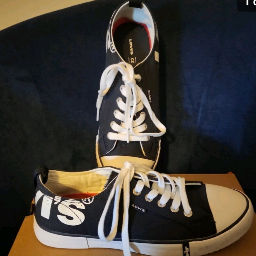 Levi's Women's Sneakers Sz 8.5